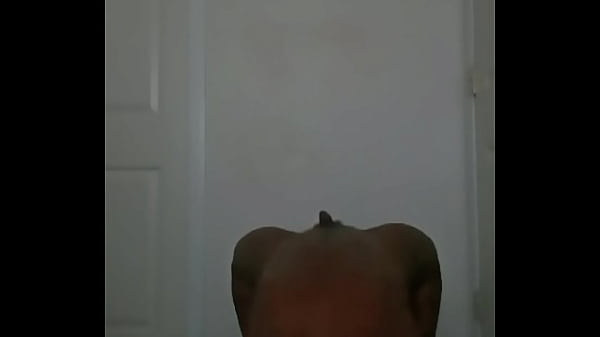 Mi tolgo gli occhiali e smetto di ballare per un attimo per spiegare cosa vedo nella posizione di esercizio preferita anche altri remix che ascolto raramente di una canzone che ho realizzato gratuitamente ricordato 2