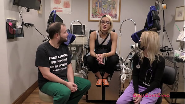 Beautiful Teen strips blonde