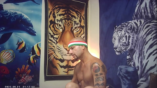 DIETRO LE QUINTE DELLE RIPRESE PORNO MAXXX LOADZ ACCECANDO CON IL MOVIMENTO MAGICO