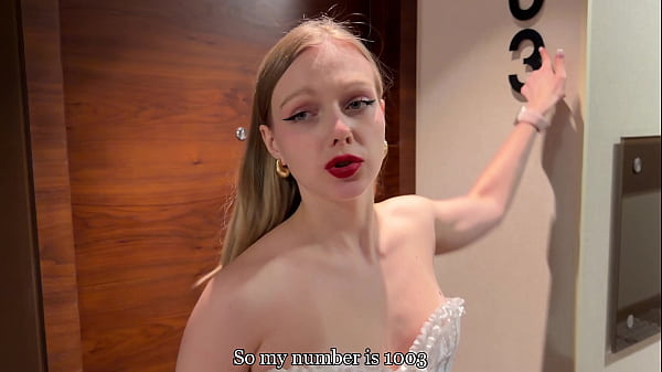 SESSO CON UNA PERSONA SCONOSCIUTA IN UN HOTEL MENTRE PARLO CON MIO MARITO SU FACETIME - TRADIMENTO