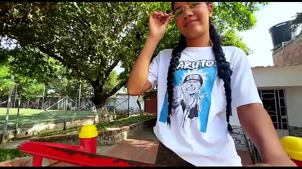 entrenando a una extraña morena fitness con un cuerpo perfecto. porno en español