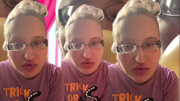 ASMR Bubble Gum listen in headphones