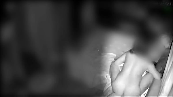 Sexy Amateur-Teen zieht sich aus