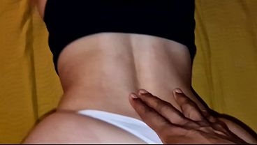 Calda e fantastica teenager prende in giro - latina