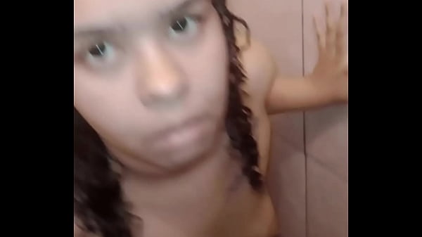 NINFETA DOESN'T STAY WITHOUT COCKS FOR A DAY IF SHE WANTS SHE ENDS UP ON HER 22 CM TOY AND ALMOST FINISHES HER INNOCENT PUSSY