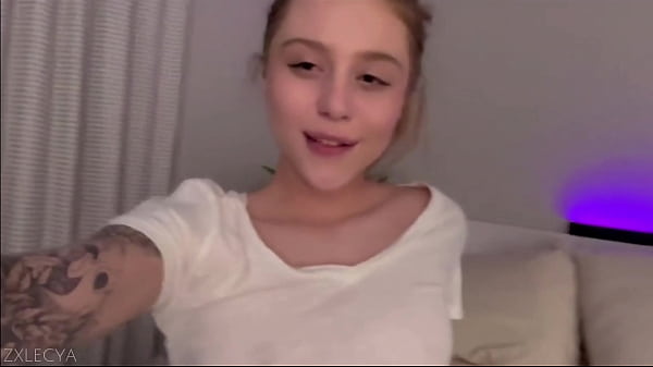 Porno maison d'une jolie blonde