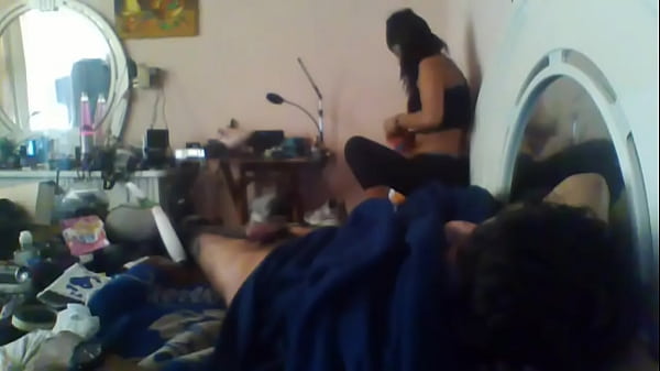 amiga adicta a la verga me hace una mamada y una cogida porque pensaba que estaba borracho