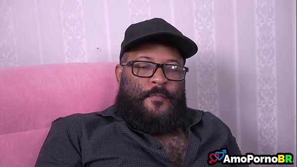 La mia attuale ragazza è molto noiosa e mi sono ricordato di quando uscivo con la mia ex