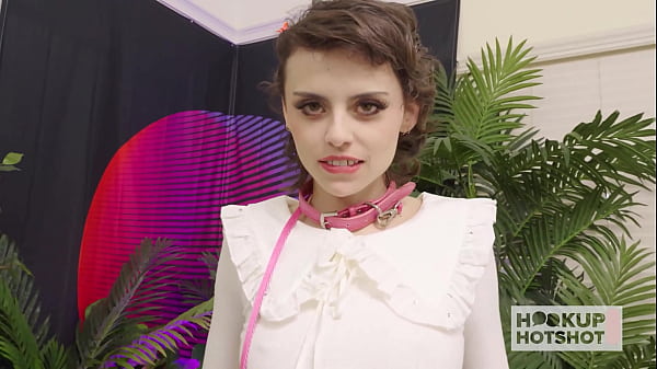 Beautiful Teen shows off blowjob