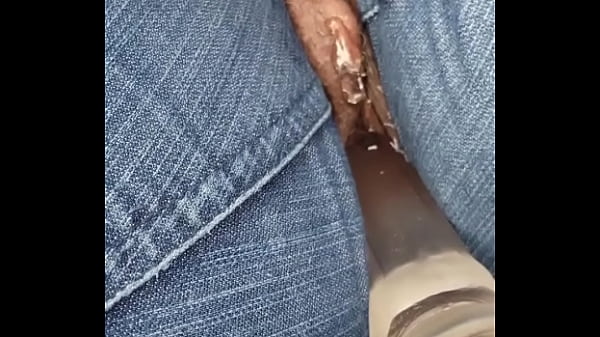 La dea nera cerca di non farsi beccare mentre si masturba nel parcheggio di Walmart Anteprima (completo su XVRed @ KuroYukiExperience)