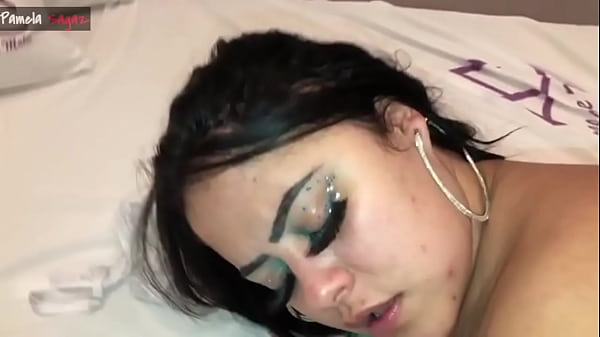 Apareceu aqui no meu ap&ecirc_ dei um cha de xota nele