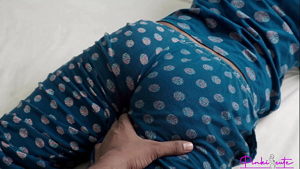 Jija Sali feiert ihren ersten Jahrestag, Desi Schwägerin nimmt eine riesige Spermaladung in den Mund und gurgelt