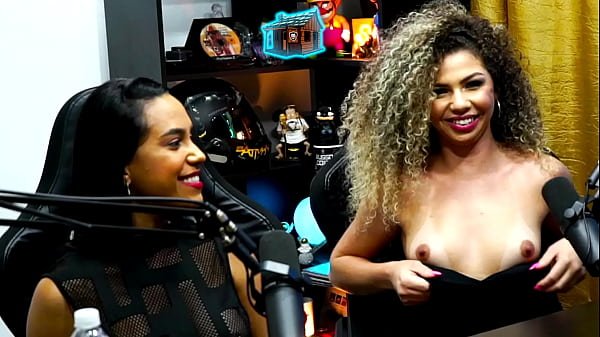 Dani Motta zeigt ihre natürlichen Brüste, die Moderatorin wurde geil – Vollständiger Podcast auf SHEER/RED