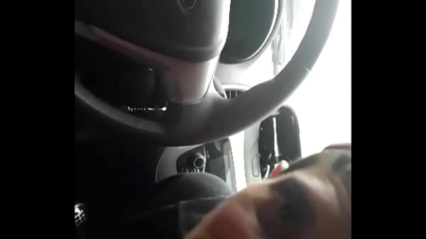 Ich habe den Ex-Direktor von HotBoys tagsüber mitten auf der Straße im Auto gelutscht