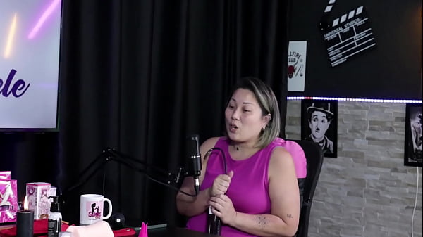 Durante a pandemia, existiam muitos vibradores com controle remoto, e o anel peniano... - Luciana (Sabor da Pele) | Sexshop (PURA/VERMELHO)