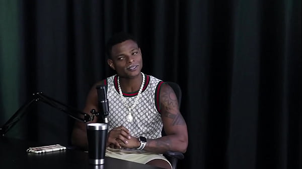 No le gusta un beso griego, le mata la erección y su fetiche es estar atado viendo a dos mujeres besándose - Will Mastro (SHEER/RED)