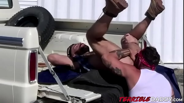 Fraternity alpha males fucked outdoor and recorded it