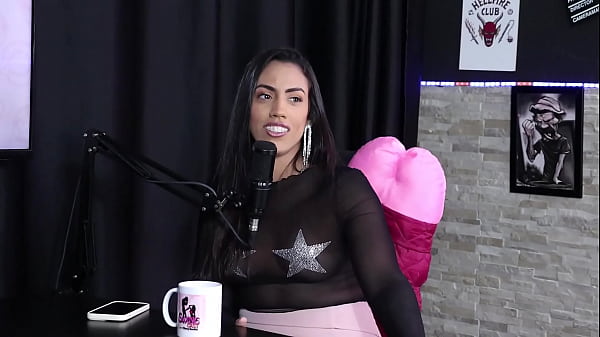 Começou liberal, tem prazer em ver gente fazendo sexo e fez gang bang com treze homens - Karen Bessa (SHEER/RED)