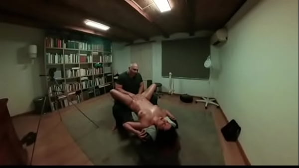 Amysexxxjuguetona con masaje tantrico