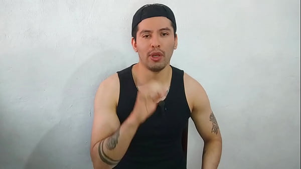 I convinced my straight married colleague to suck his 20cm cock at work! He came in my mouth. sexual story