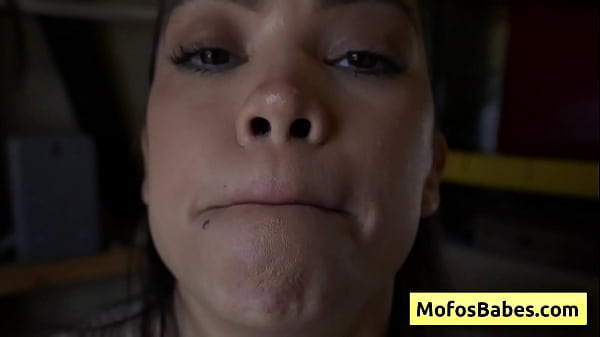 Una piccola mora dai grossi seni succhia un cazzo enorme in stile pov e lo ingoia in fondo alla gola - Angelina Moon, Logan Xander