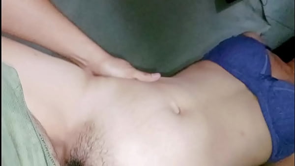 La ragazza di Bebe riceve 2 pop! Sborra in bocca e nella figa