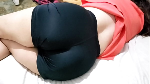 MY FRIEND STAYS AT MY HOUSE AND WEARS A DELICIOUS MINI SHORT