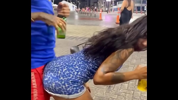 Review of bitching on the street ends in fudel&acirc_ncia in a moving car.