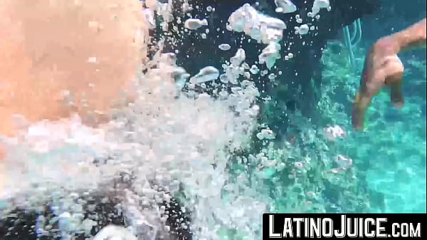 LatinoJuice.com - Damian &amp_ Dan Lopez - Unterricht hat Dan Lopez eingefärbt, damit er mein tiefes Stampfen nach dem Schnorcheln ertragen kann