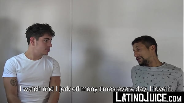 LatinoJuice.com - Emanuel &amp_ Rocco - Lo stallone latino Emanuel e Roco finiscono la loro scopata con un sacco di sperma