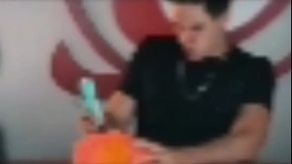 Sborrandoti nell'orecchio con il suono di E-NAL-Di-Nho