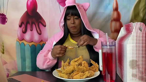 Feedmetons is a fat pig!!! SSBBW stuffing face while watching porn. Feederism