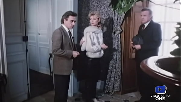 Marianne và Dominique, những phụ nữ gợi cảm, làm hài lòng quản gia