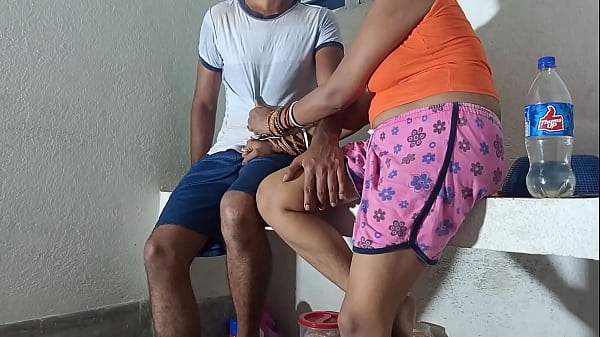 The brother-in-law who came to give me the wedding card rubbed my pussy and fucked me! Indian Bengali XXX Porn in Hindi Voice