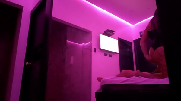 dando lecciones virtuales de como follar en el prostibulo, un cliente mas satisfecho del sexo intenso que le di, le ofreci penetraciones con muchos orgasmos, pero con condon