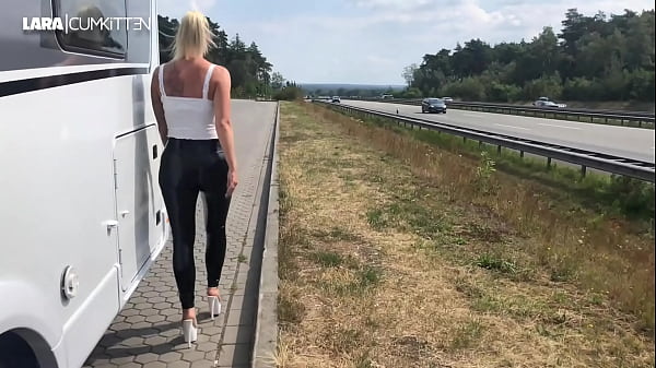 Lara CumKitten – FICK DRIVE IN auf der A1
