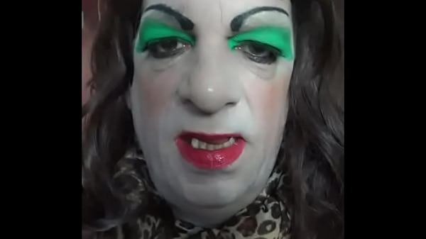 crossdresser bisessuale vuole tre cose dal cazzo di un vero uomo e puoi dargli quello che vuole davvero, se è così, mandagli un messaggio