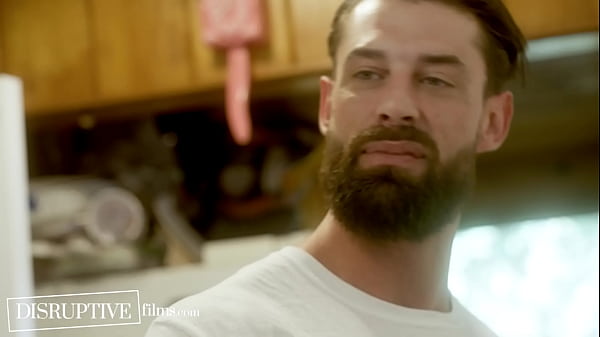 La moglie scopre la relazione gay segreta del marito - Alpha Wolfe, Isaac X - DisruptiveFilms