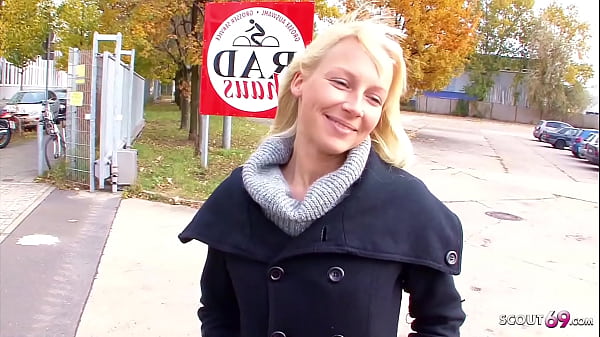 Jovem estudante alemão apanhado na rua para um casting pornô