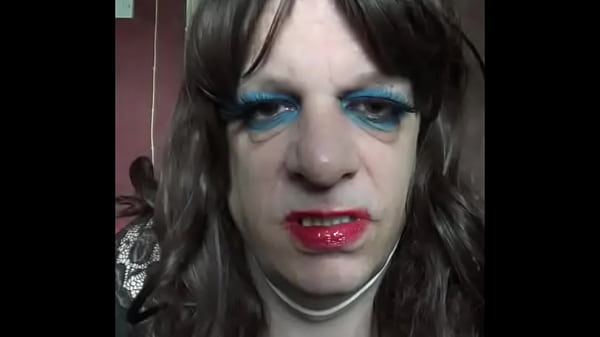 Il crossdresser bisessuale non vorrebbe altro che te che gli sbatti il ​​culo forte mentre gioca con il suo cazzo con gli 11 segaioli che hanno votato contro