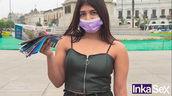 Venezolana sumisa de 18 años recibe su primera perforación anal en las calles de Lima