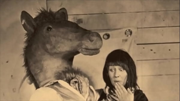 Babes cổ điển với thú cưng