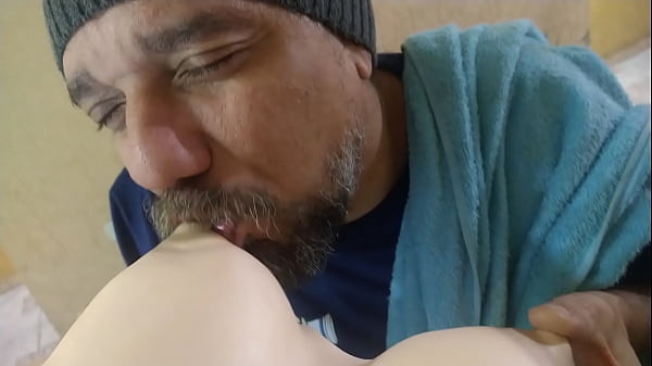 SAUGEN BICUD&Otilde_ES TITTEN MIT DEM OGRO LEO