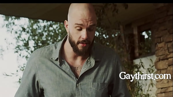 Vaquero se folla a un lindo twink