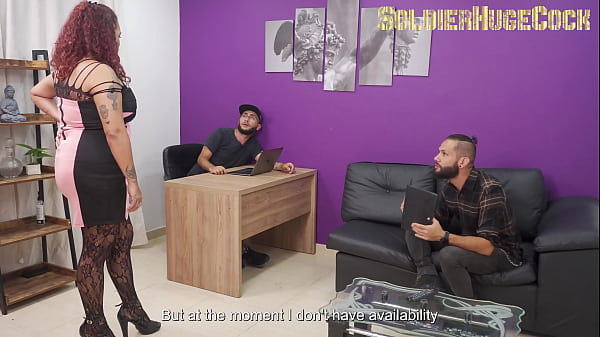 Io e il mio cugino abbiamo bisogno di un appartamento in cui vivere... La proprietaria ha bisogno di sentire un paio di bei cazzi nella sua figa... Penso che sia stato un buon affare!