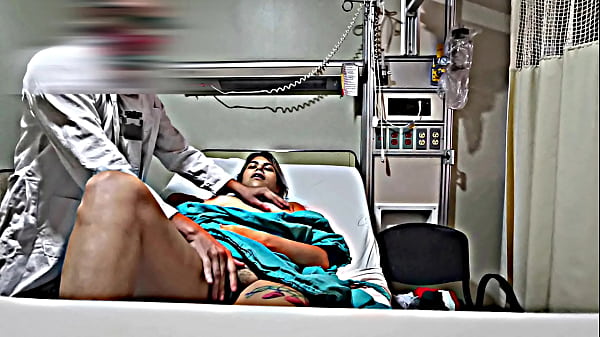 That's why it took so long to see me at the IMMS, the doctor sucks my tits/ Daniela/ Hyperversos