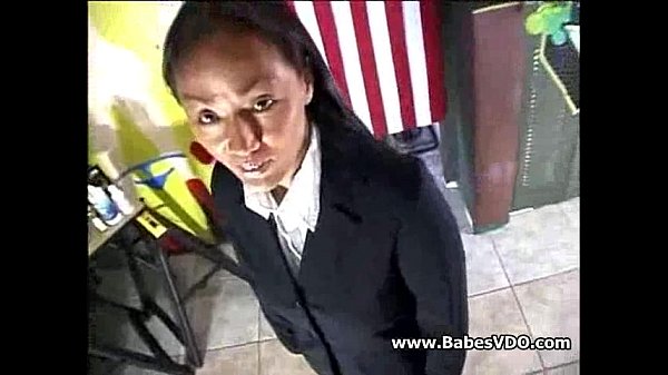 Tetona asiática MILF culo follada