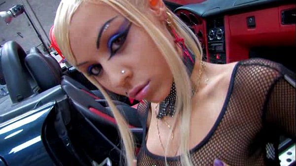 Melody, a Spanish girl fucking in a car