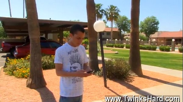 Film di crema per culi gay In cambio, Phillip è pronto a saziarlo.