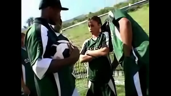 Video Ella quiere jugar al f&uacute_tbol